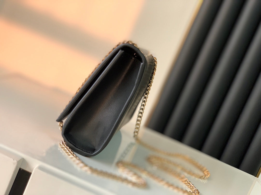 Saint Laurent Kate Medium in Smooth Leather