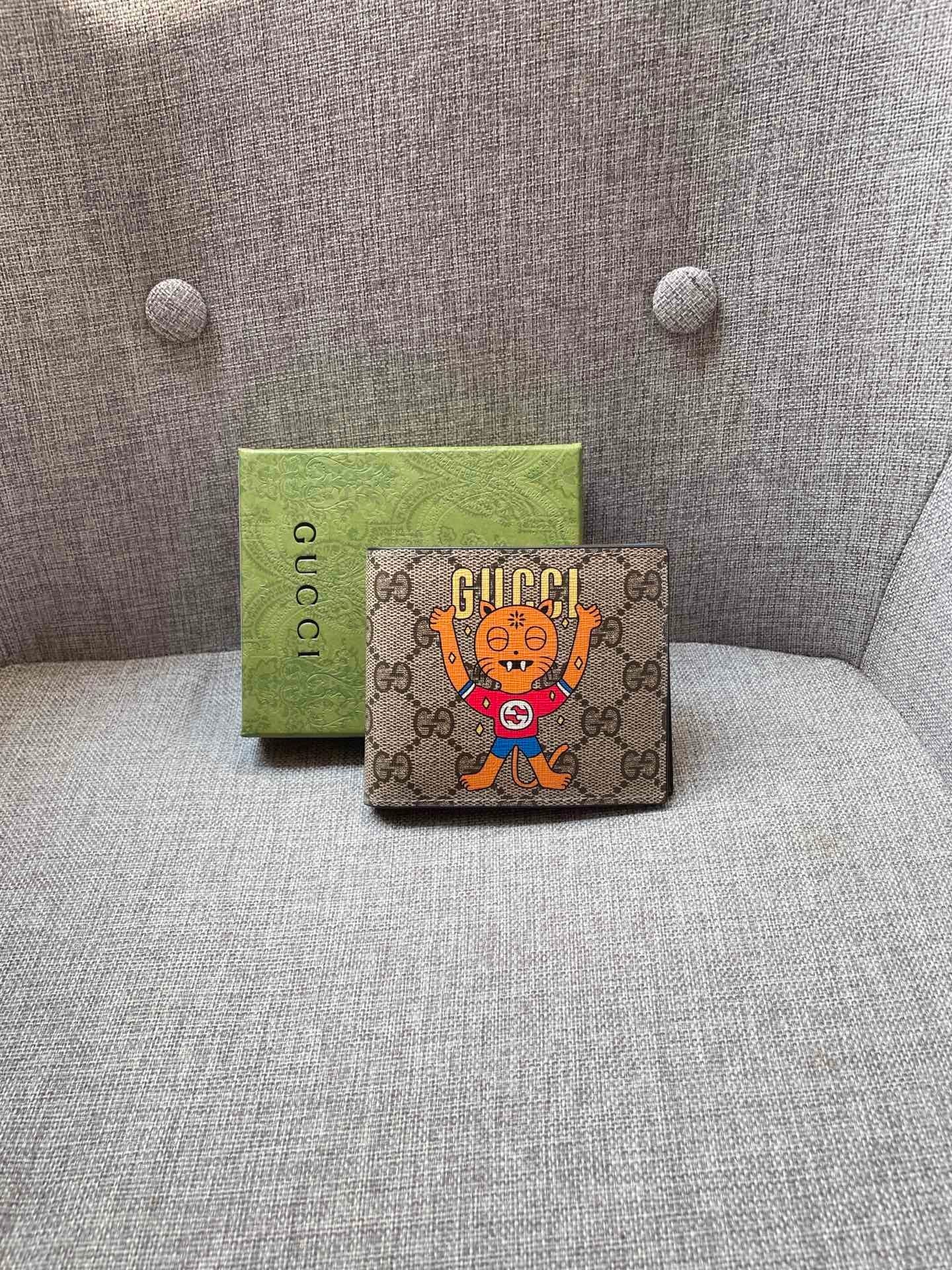 Gucci GG Supreme Cat Print Wallet