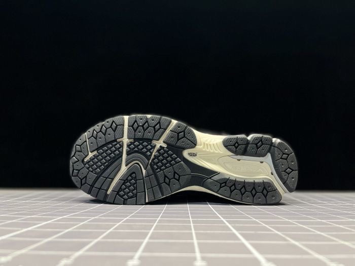 New Balance 1906R “Black-Grey”