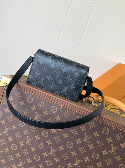 Louis Vuitton Steamer Wearable Wallet