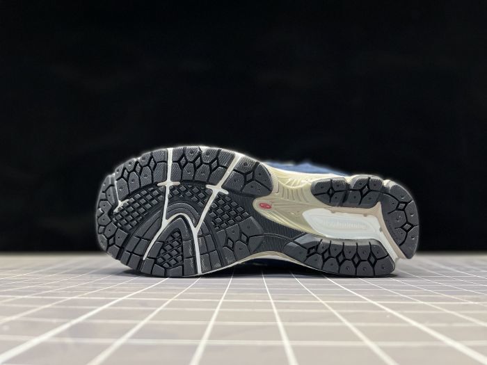 New Balance 2002R "Blue-White"