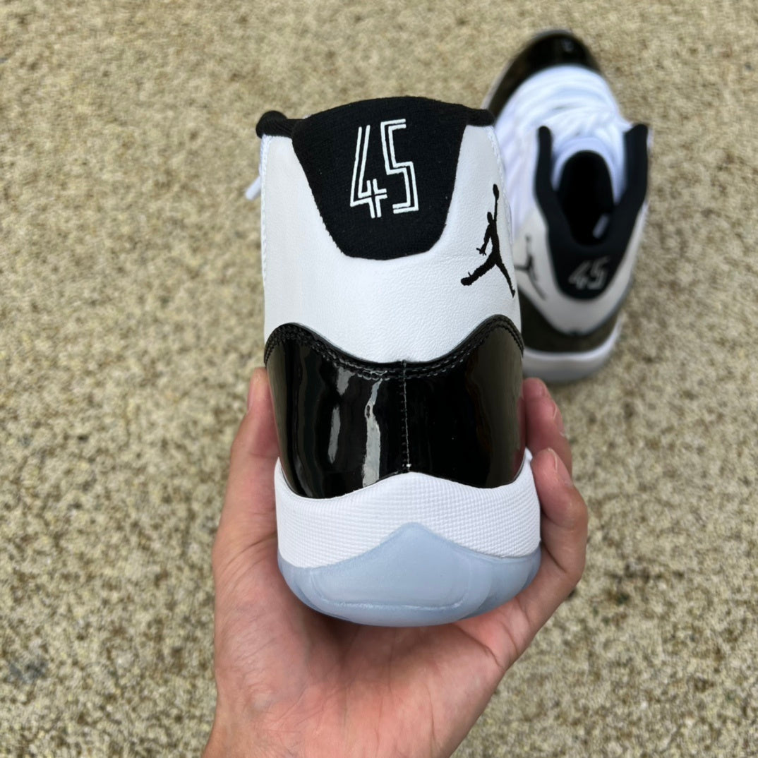 Air Jordan 11 Retro "Concord"