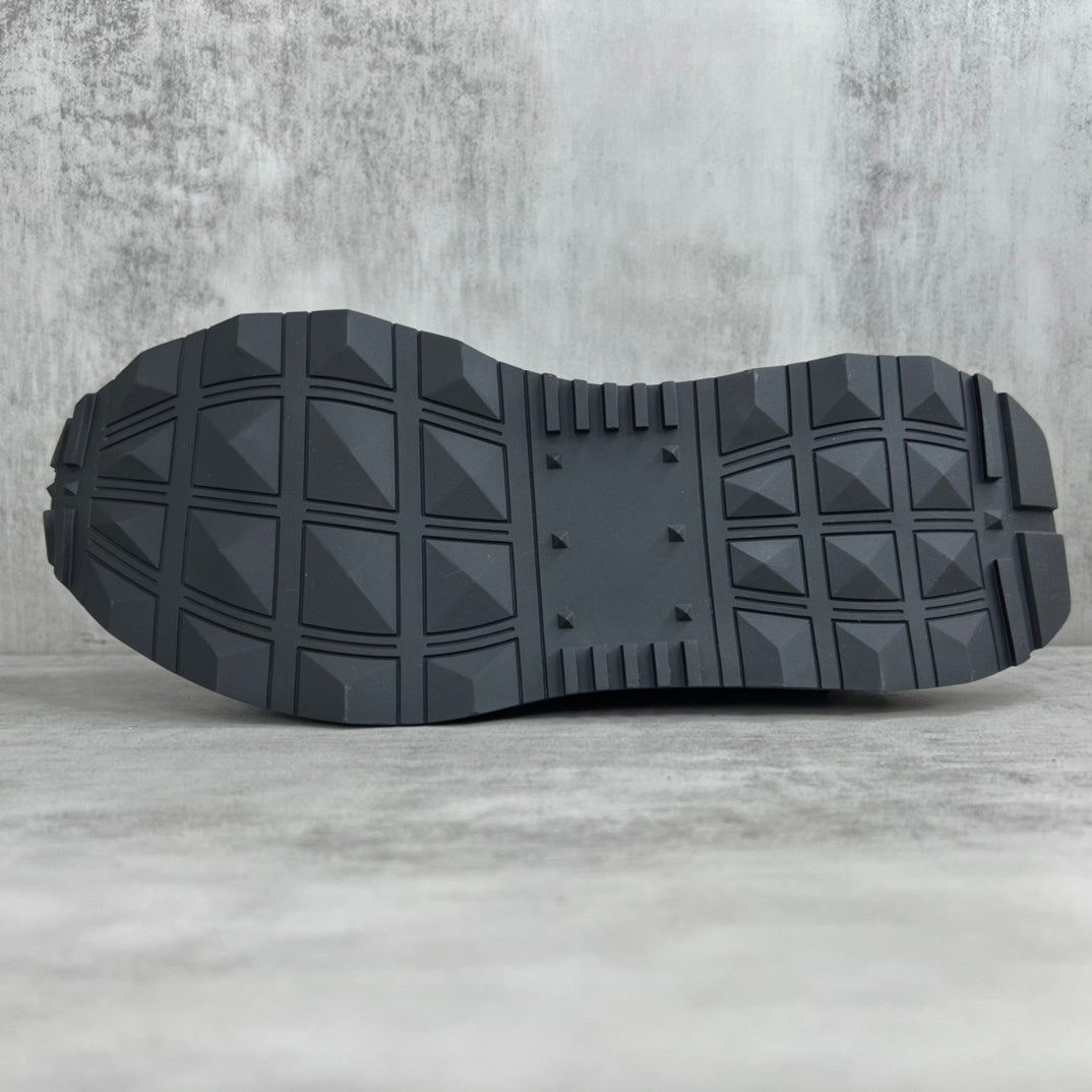 Valentino Garavani Netrunner "Black"