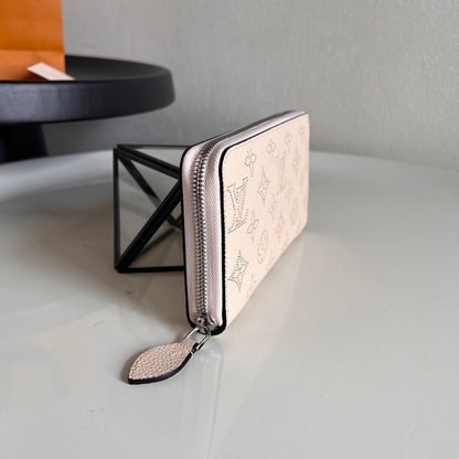 Louis Vuitton Zippy Wallet "Mahina Leather"