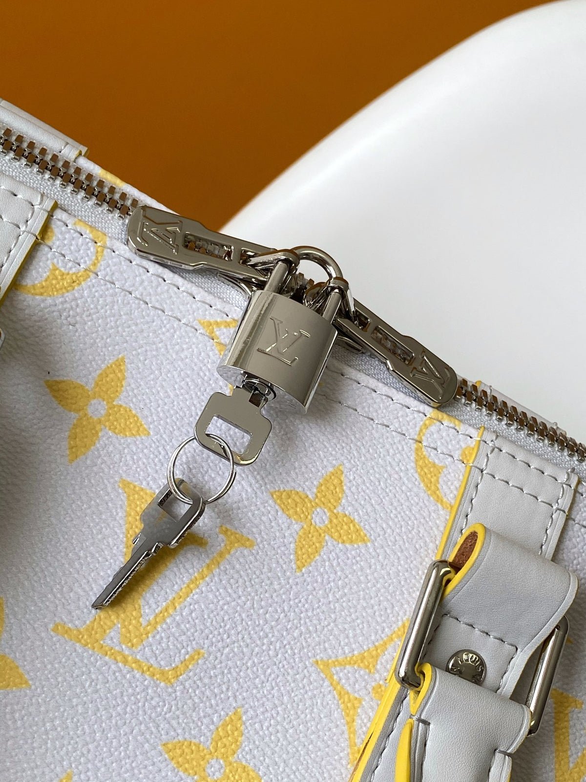 Louis Vuitton Keepall Bandoulière 50