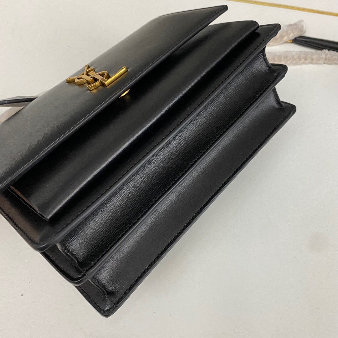 Saint Laurent Sunset Medium in Smooth Leather