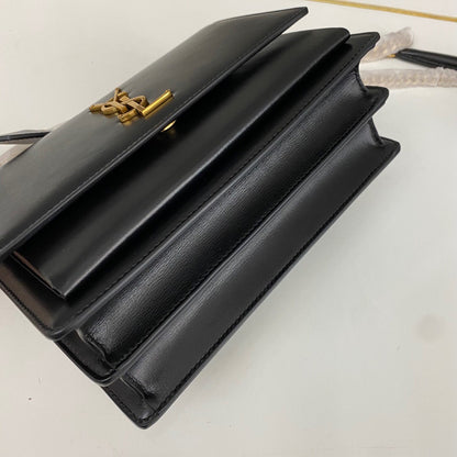 Saint Laurent Sunset Medium in Smooth Leather