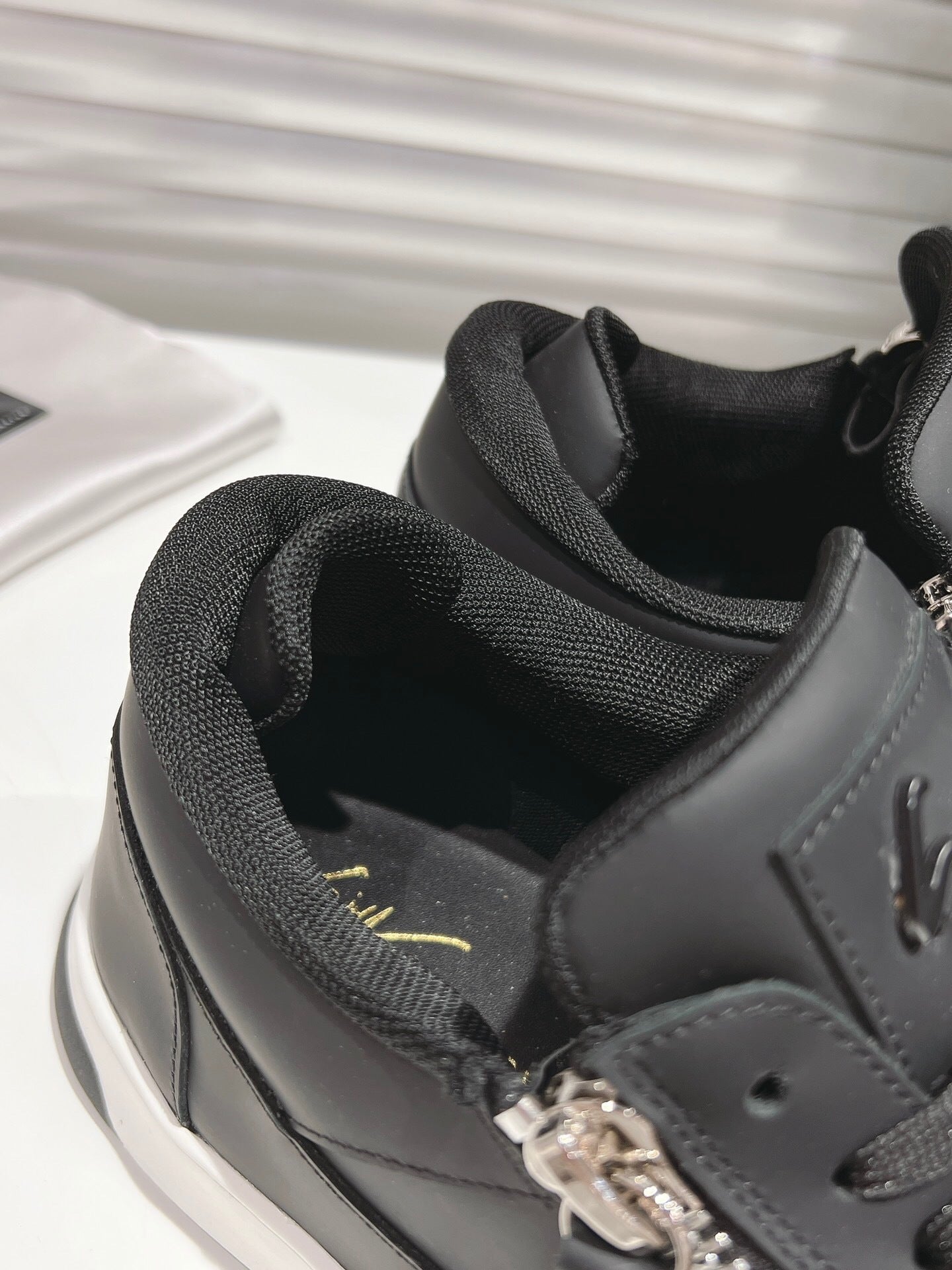 Giuseppe Zanotti GZ94 "Black"