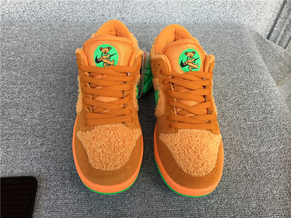 Grateful Dead x Nike SB Dunk Low “Orange Bear”