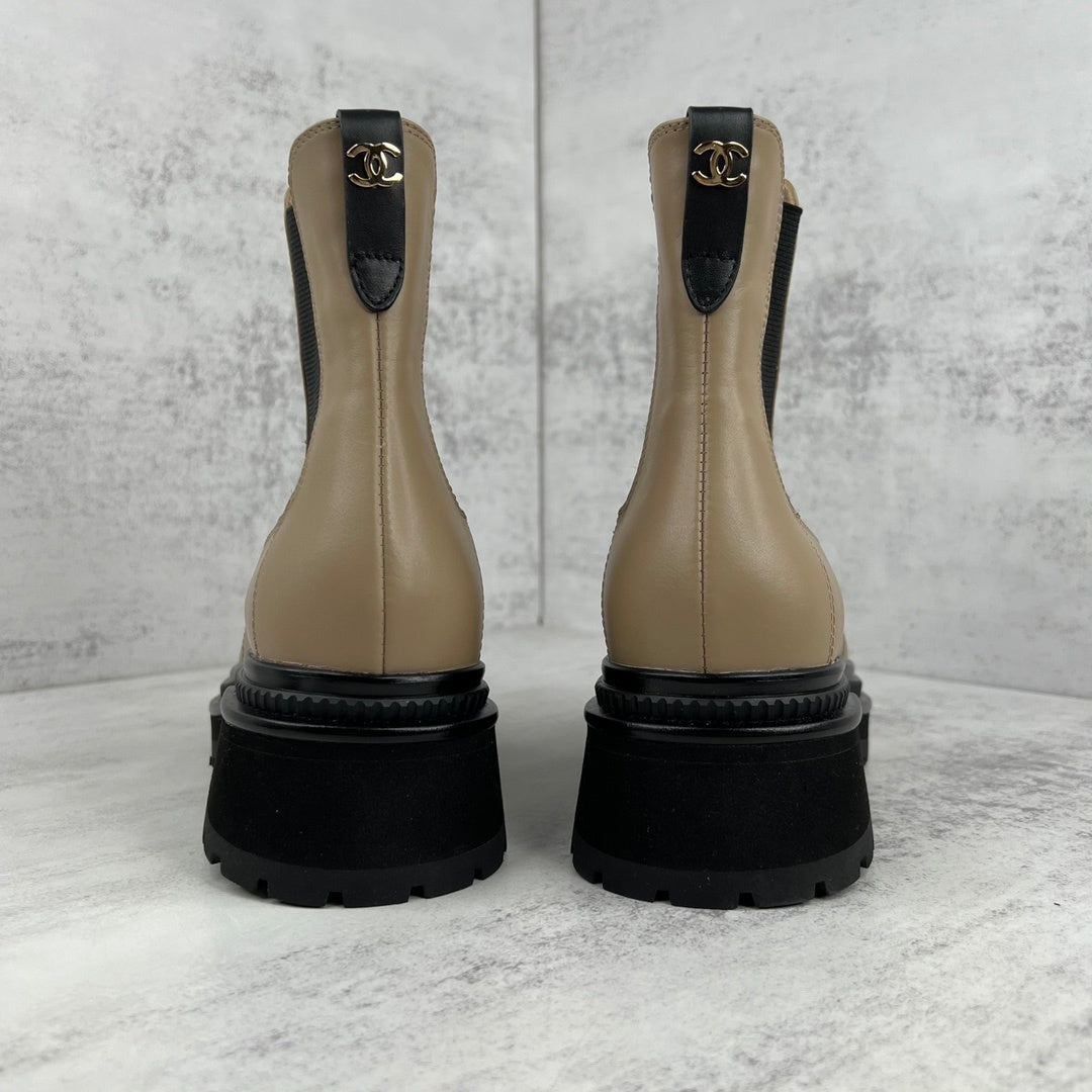 Chanel Chelsea Boots "Beige-Black"