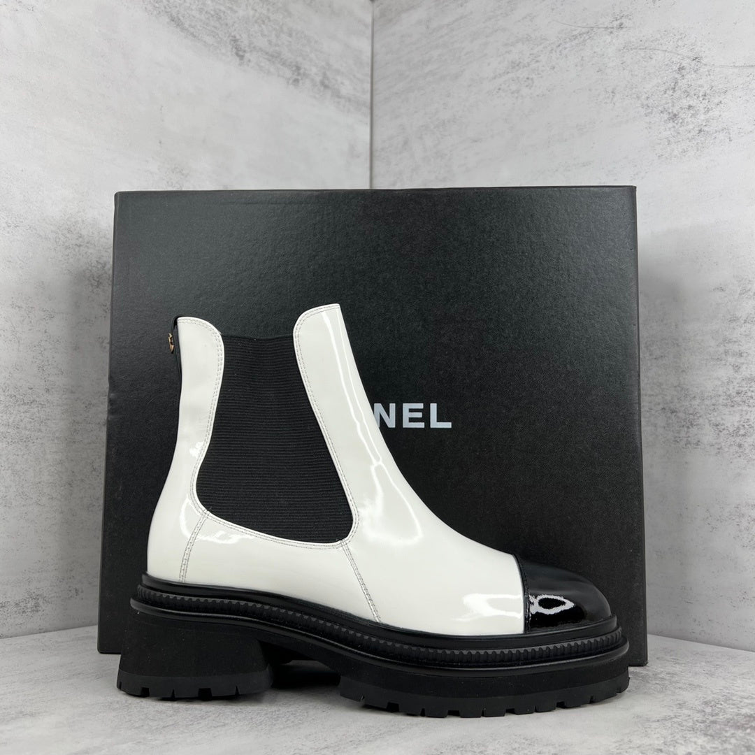 Chanel Chelsea Boots "White-Black"