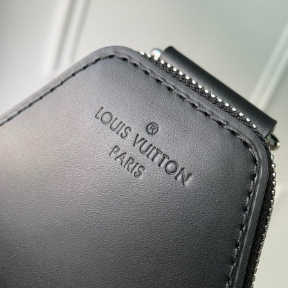 Louis Vuitton Avenue Slingbag