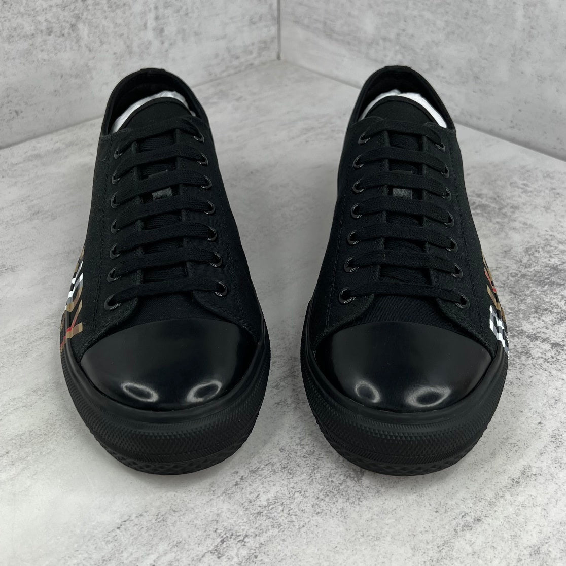 Burberry Larkhall "Black-Beige"