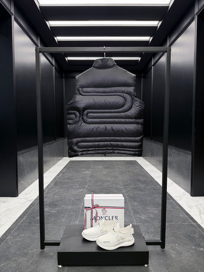 Moncler Emeishan Snake-Quilted Down Vest "Black"