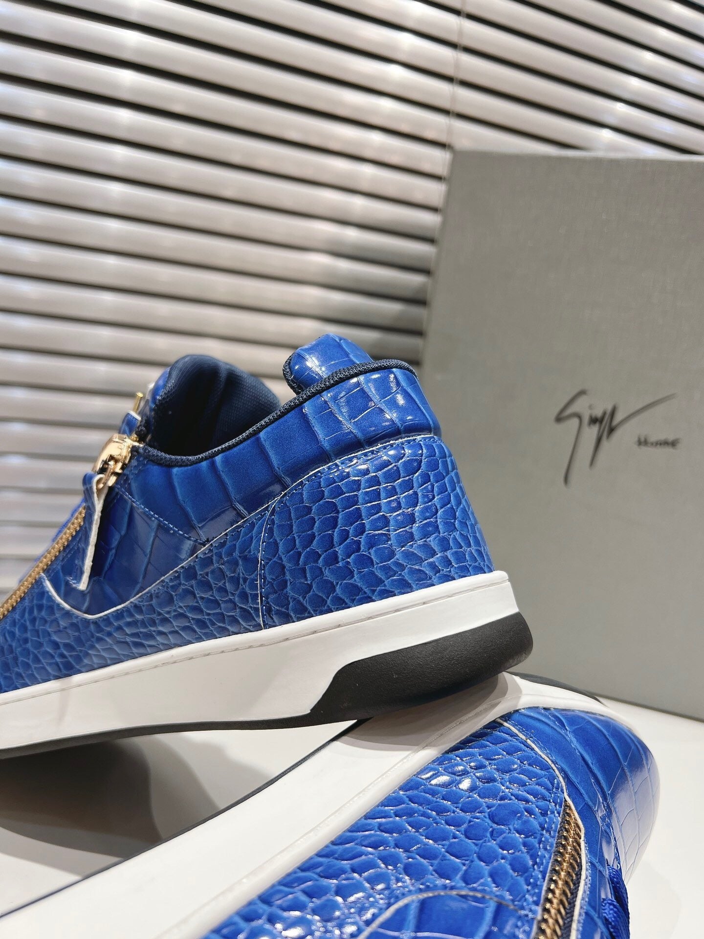 Giuseppe Zanotti GZ94 "Blue Crocodile"