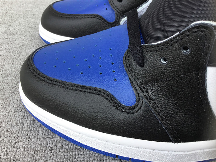 Air Jordan 1 Retro High OG "Royal Toe"