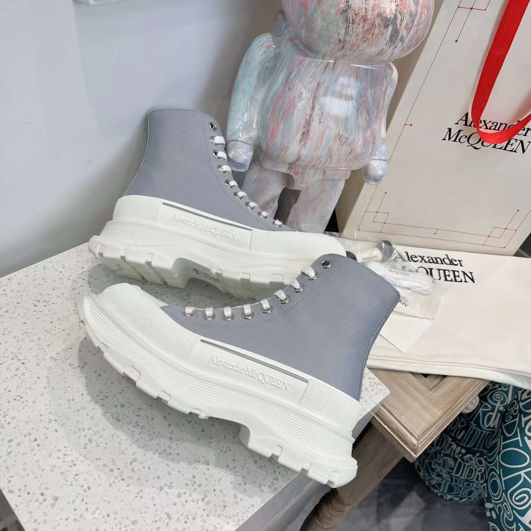 Alexander McQueen Tread Slick "Grey"