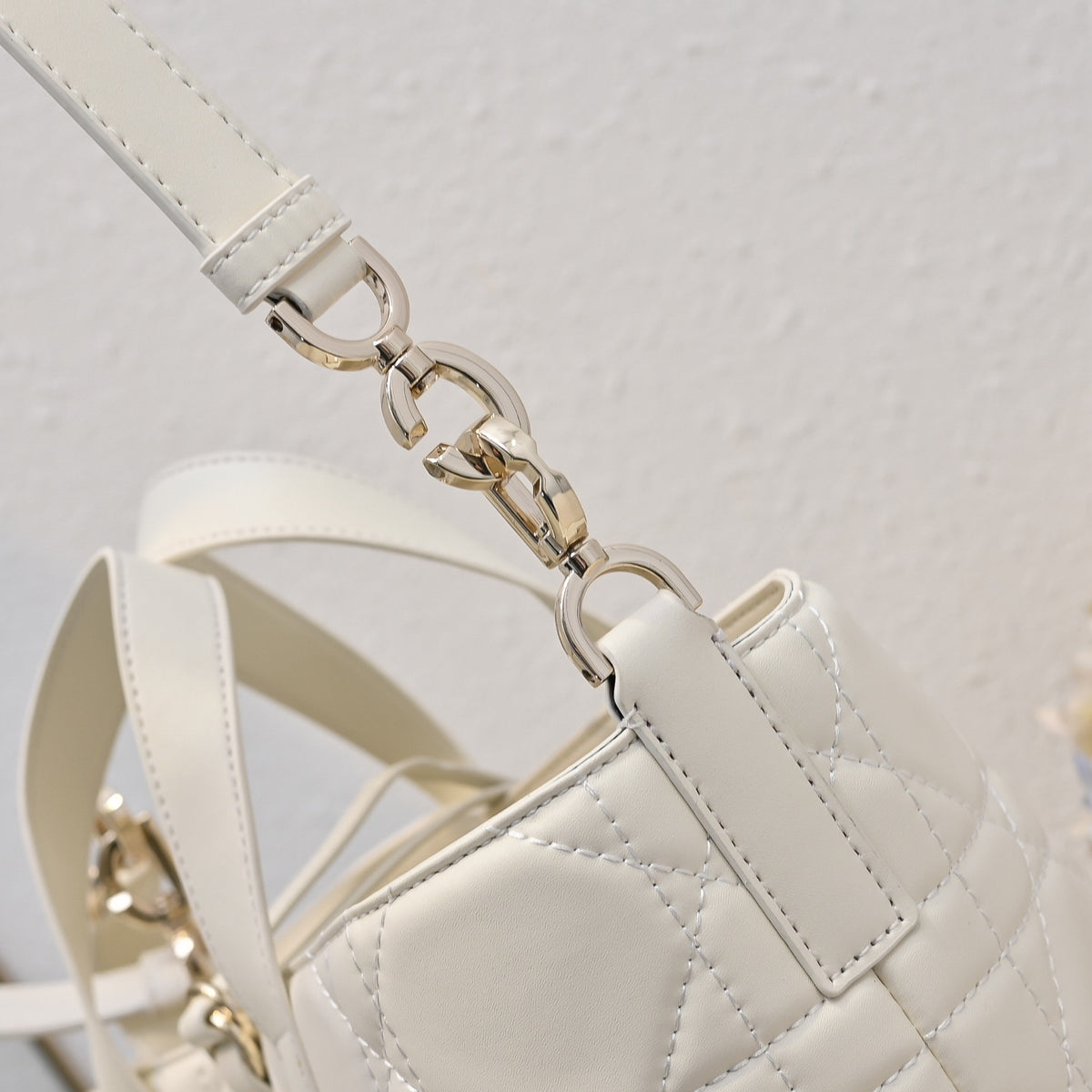 Dior Small Dior Toujours Vertical Tote Bag "Latte Macrocannage Calfskin"