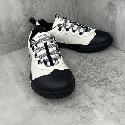 Dior B28 "Black-White"