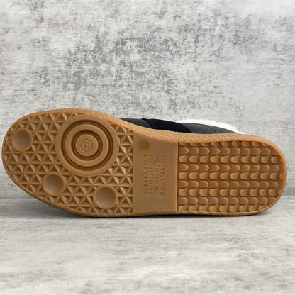 Maison Margiela Replica "Black"