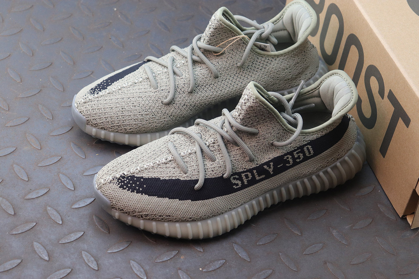 Yeezy 350 V2 "Granite"