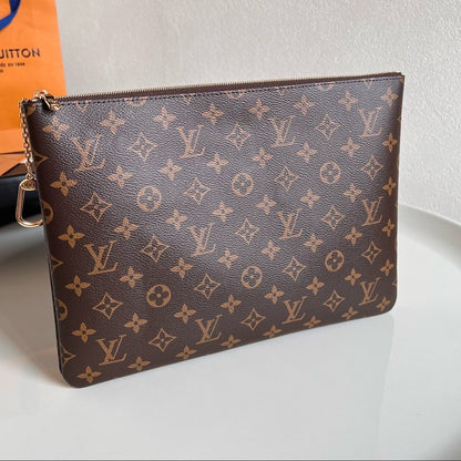 Louis Vuitton Key Pouch L "Monogram Eclipse"