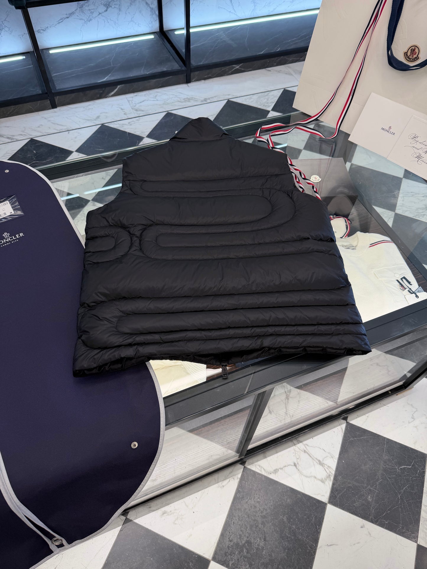 Moncler Emeishan Snake-Quilted Down Vest "Black"