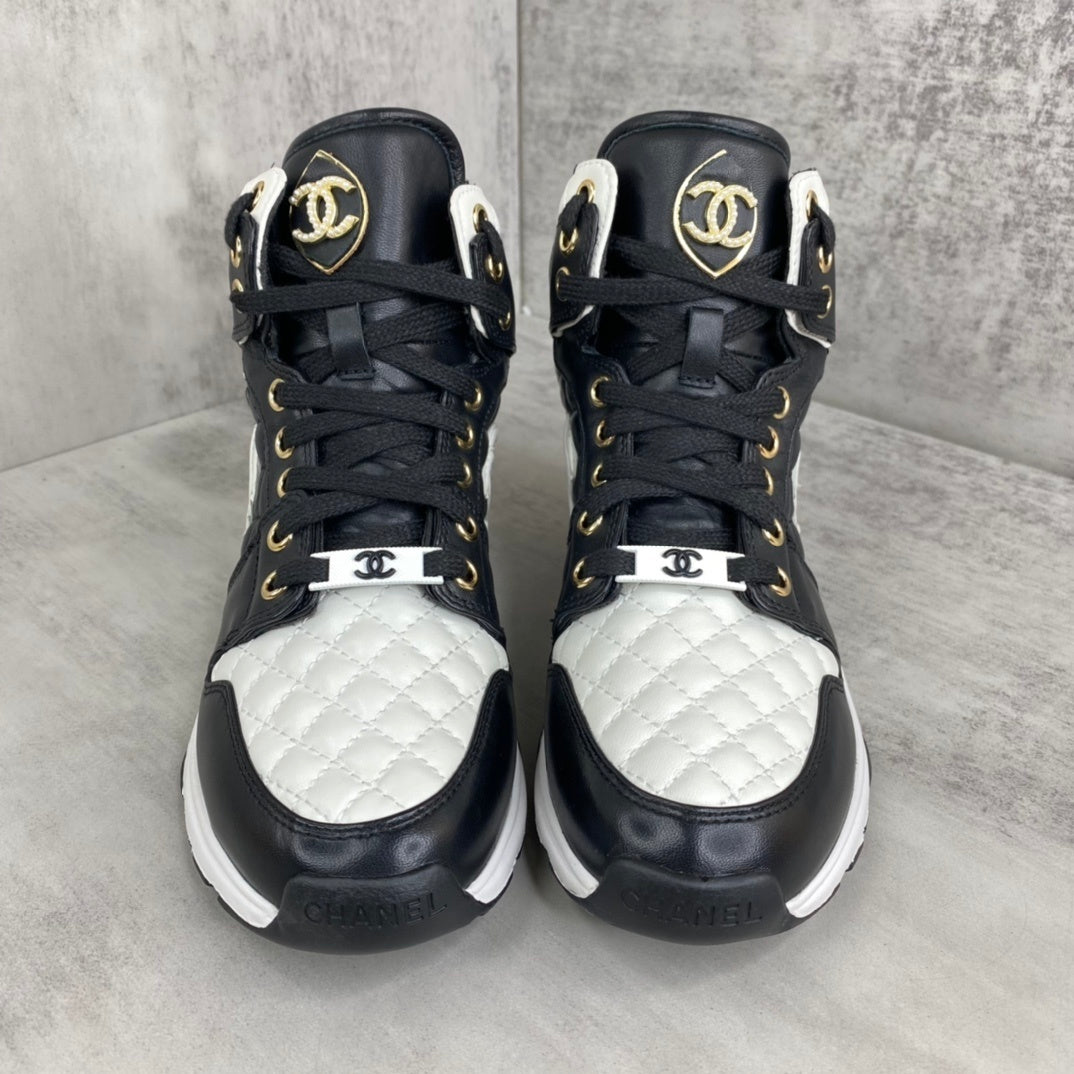 Chanel Interlocking CC Hgh-Top "Black-White"