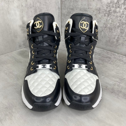 Chanel Interlocking CC Hgh-Top "Black-White"
