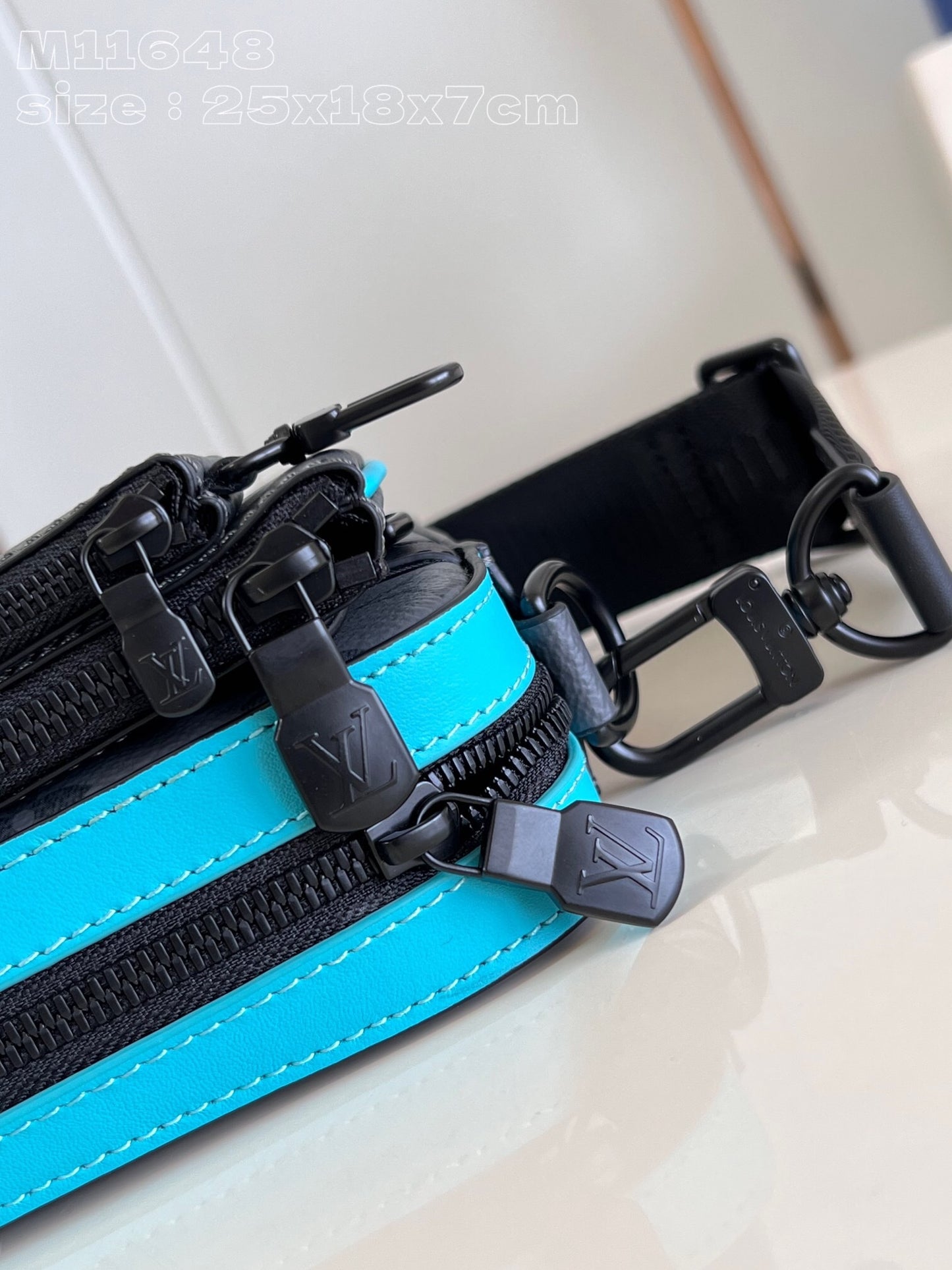 Louis Vuitton Trio Messenger