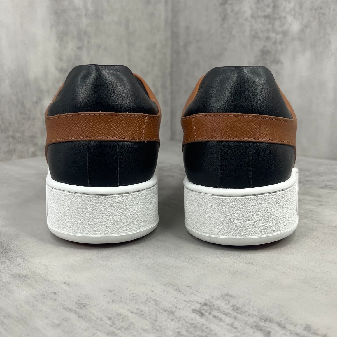 Hermes Free "Brown-White-Black"