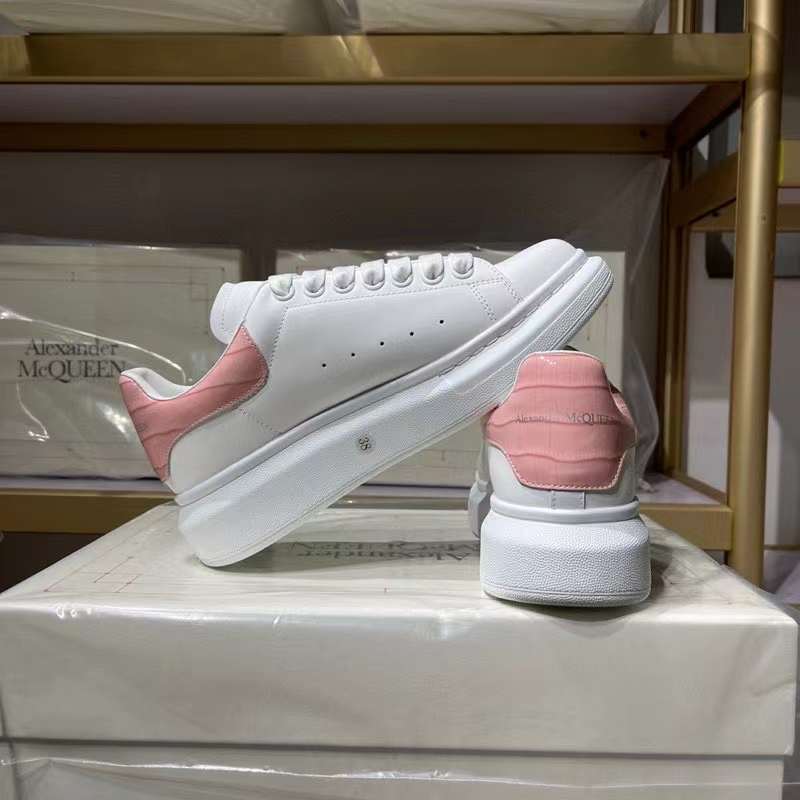 Alexander McQueen Oversized "White-Pink Crocodile"