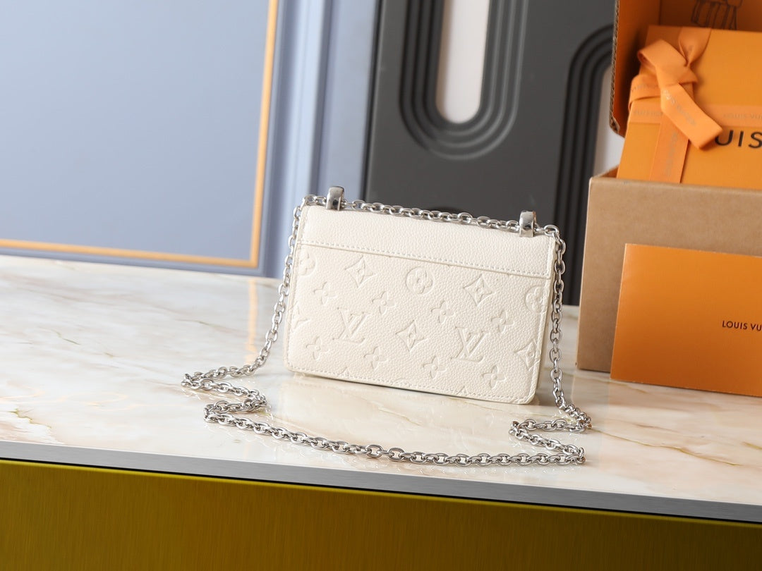 Louis Vuitton Wallet On Chain Rosy "Monogram Empreinte Leather"