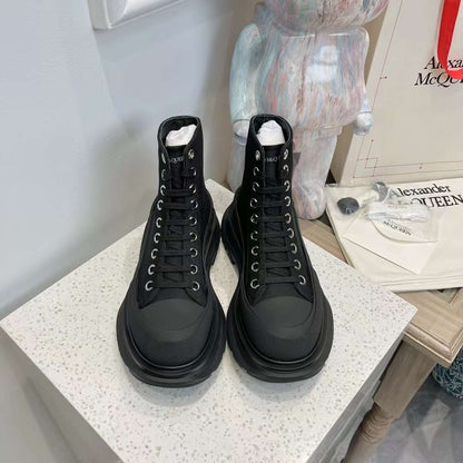 Alexander McQueen Tread Slick "Black"