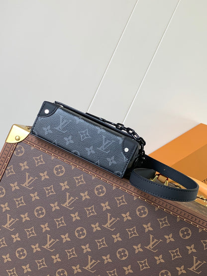 Louis Vuitton Steamer Wearable Wallet
