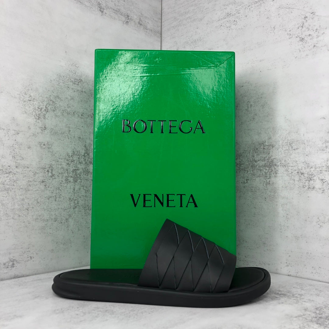 Bottega Veneta Slides "Black"