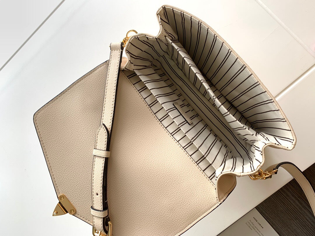 Louis Vuitton Pochette Métis