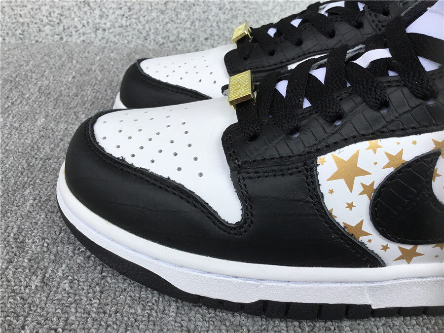 Supreme x Nike SB Dunk Low "Black Stars"