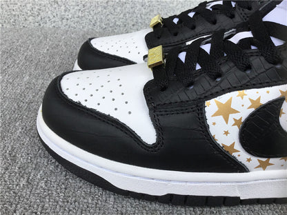 Supreme x Nike SB Dunk Low "Black Stars"