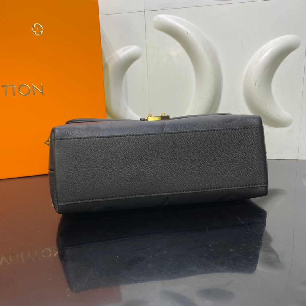 Louis Vuitton Madeleine MM