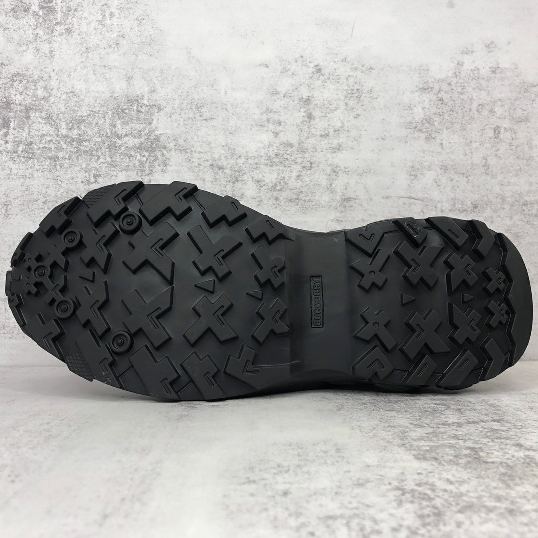 Burberry Arthur "Black-Red-White"