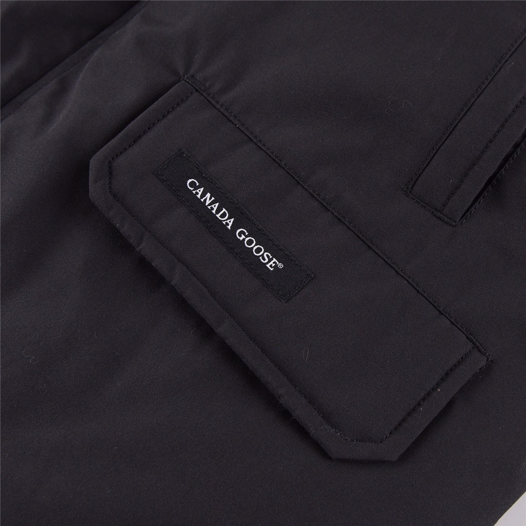 Canada Goose Chilliwack Down Jacket "Black"