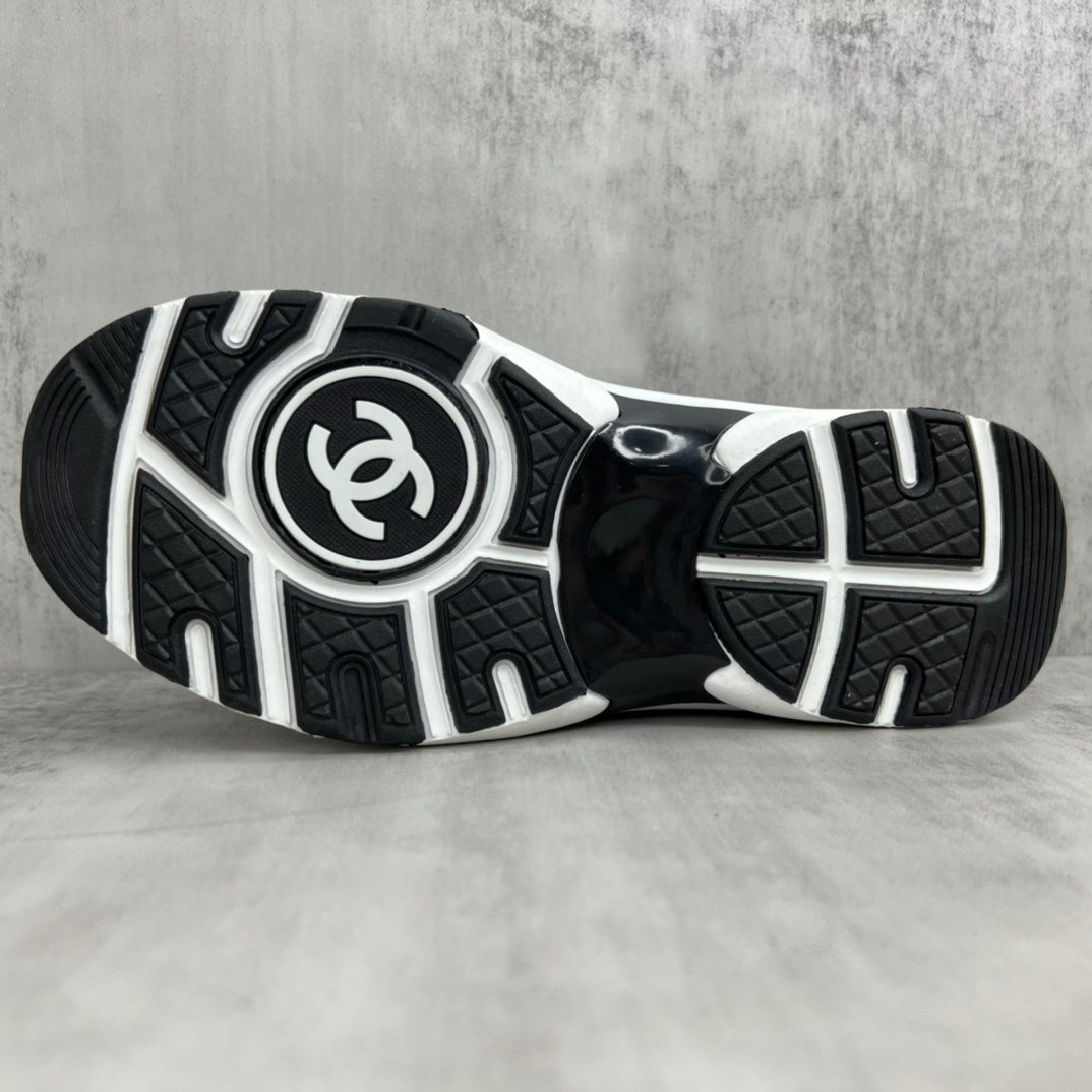 Chanel 22A "Black-White"