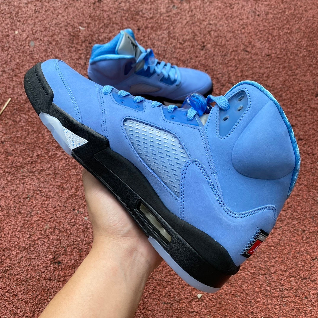 Air Jordan 5 Retro "UNC"