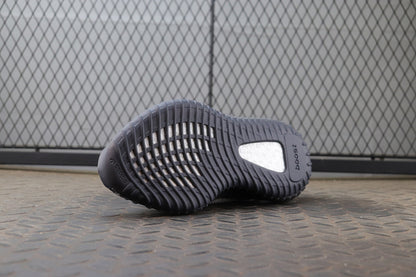 Yeezy 350 V2 "Carbon Beluga"
