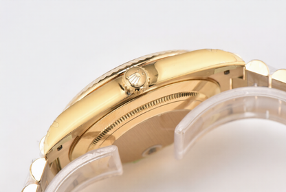 Rolex Day Date 40mm Yellow Gold President Bracelet Gold Roman Dial