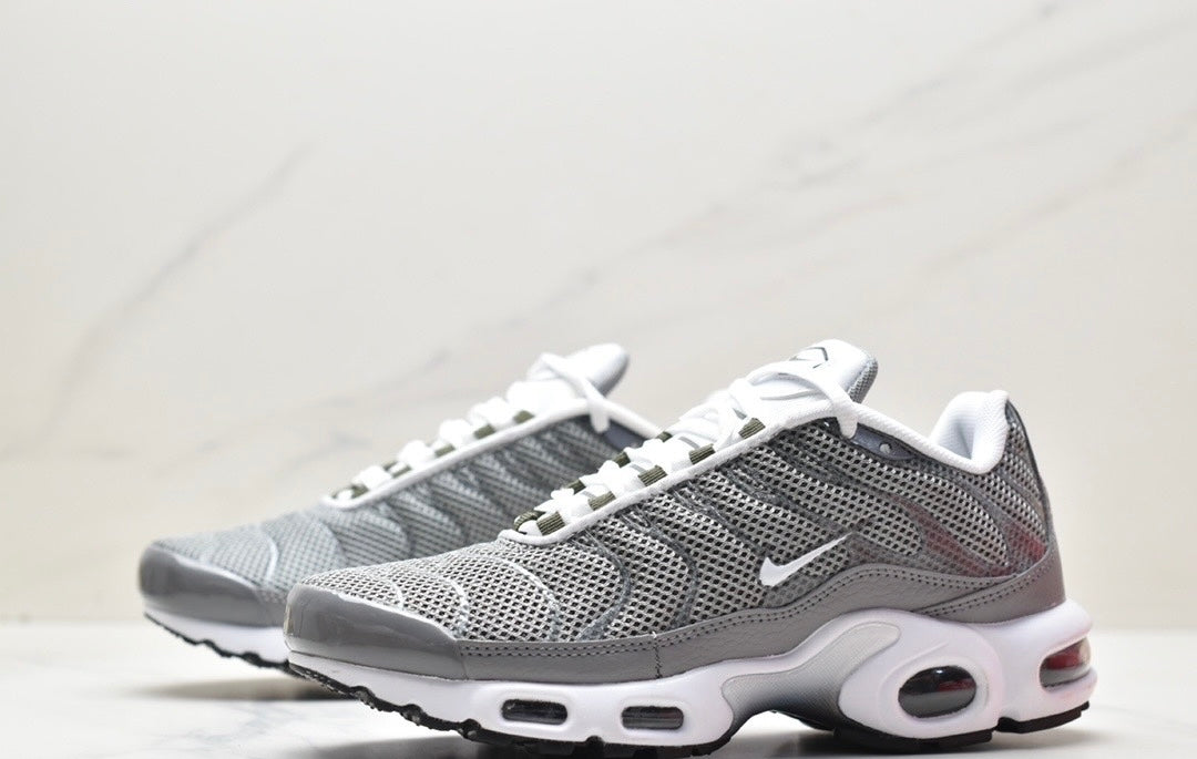 Nike Air VaporMax Plus “Grey-White”
