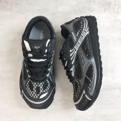 Bottega Veneta Orbit "Black"