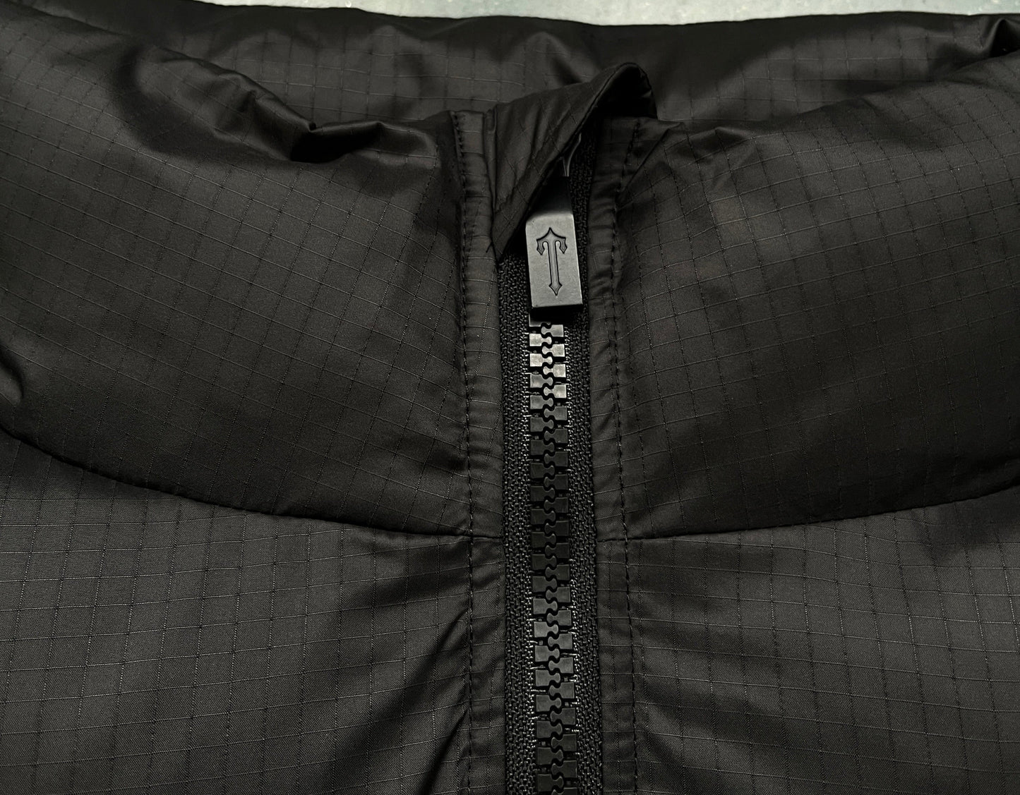 Trapstar Shooters Down Vest "Black-Reflective Logo"