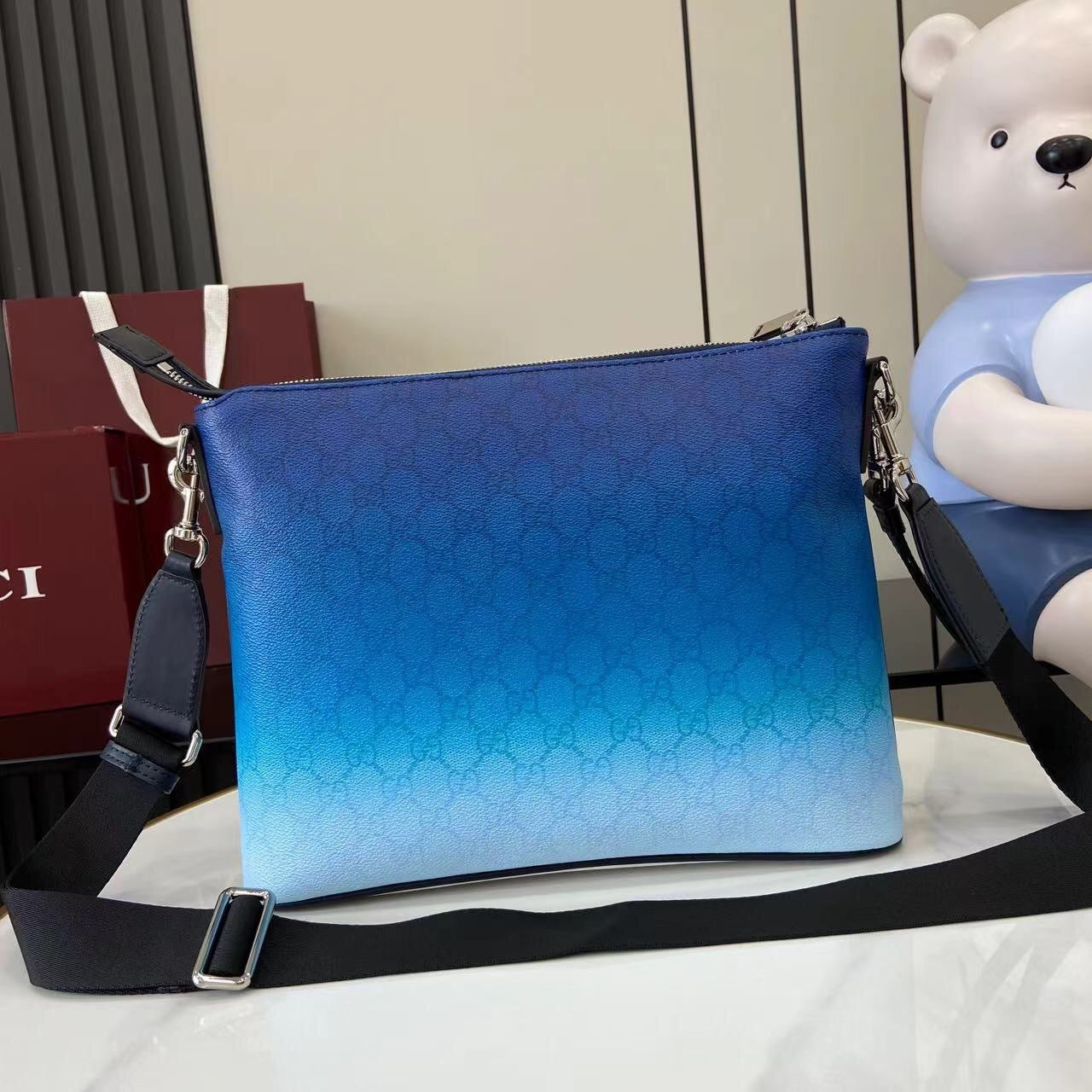 Gucci GG Chroma Pouch